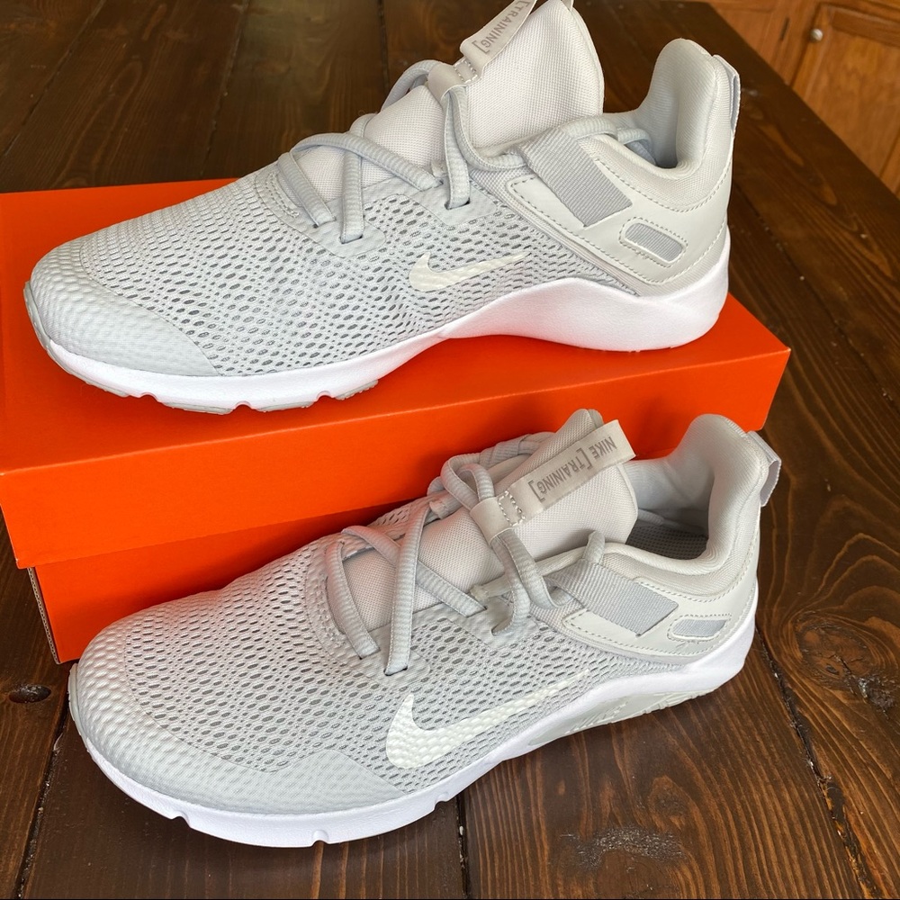 NEW Nike Legend Essential